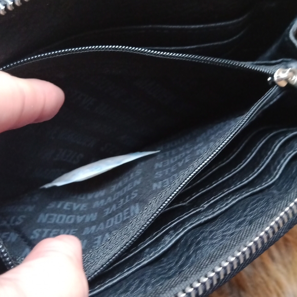 Steve Madden wristlet - Picture 6 of 16